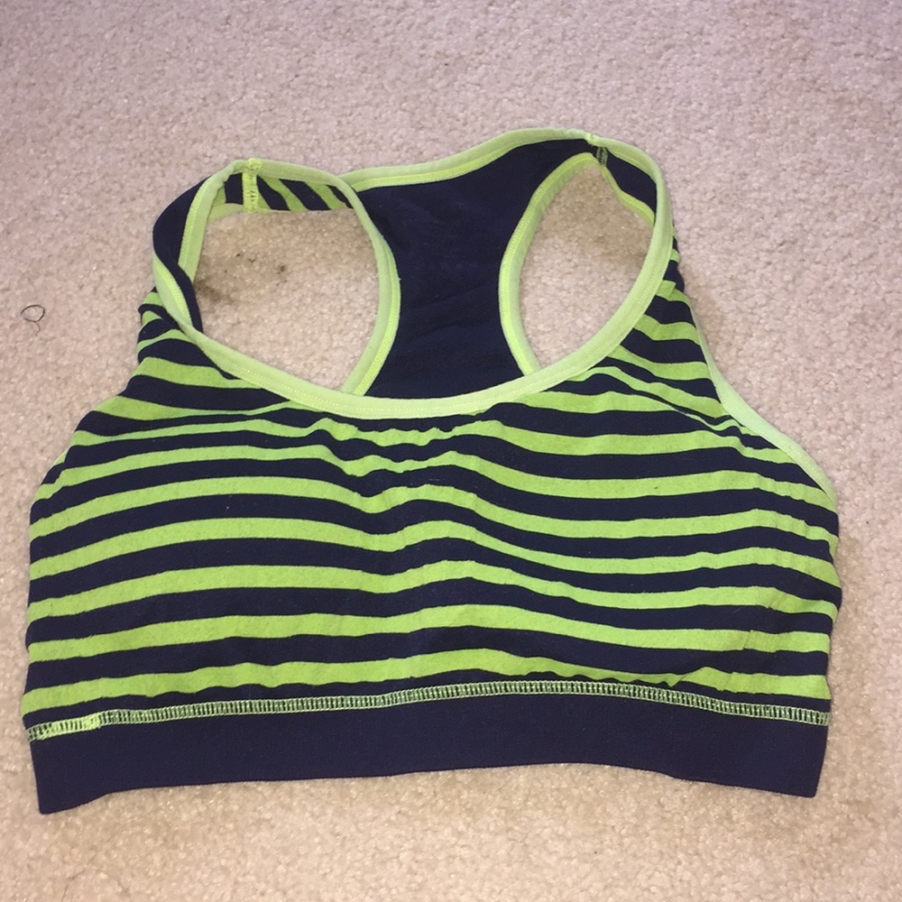 Spandex underarmour pants and a green and blue bra - Picture 6 of 7